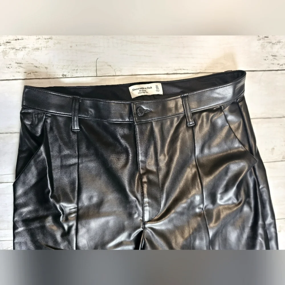 Abercrombie & Fitch Ultra High Rise Skinny Vegan Faux Leather Pants Soft - Picture 9 of 12